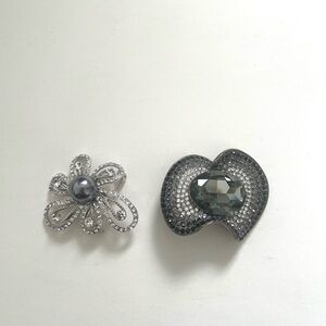 Vintage brooch set